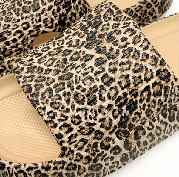Leopardmönstrade Sommartofflor